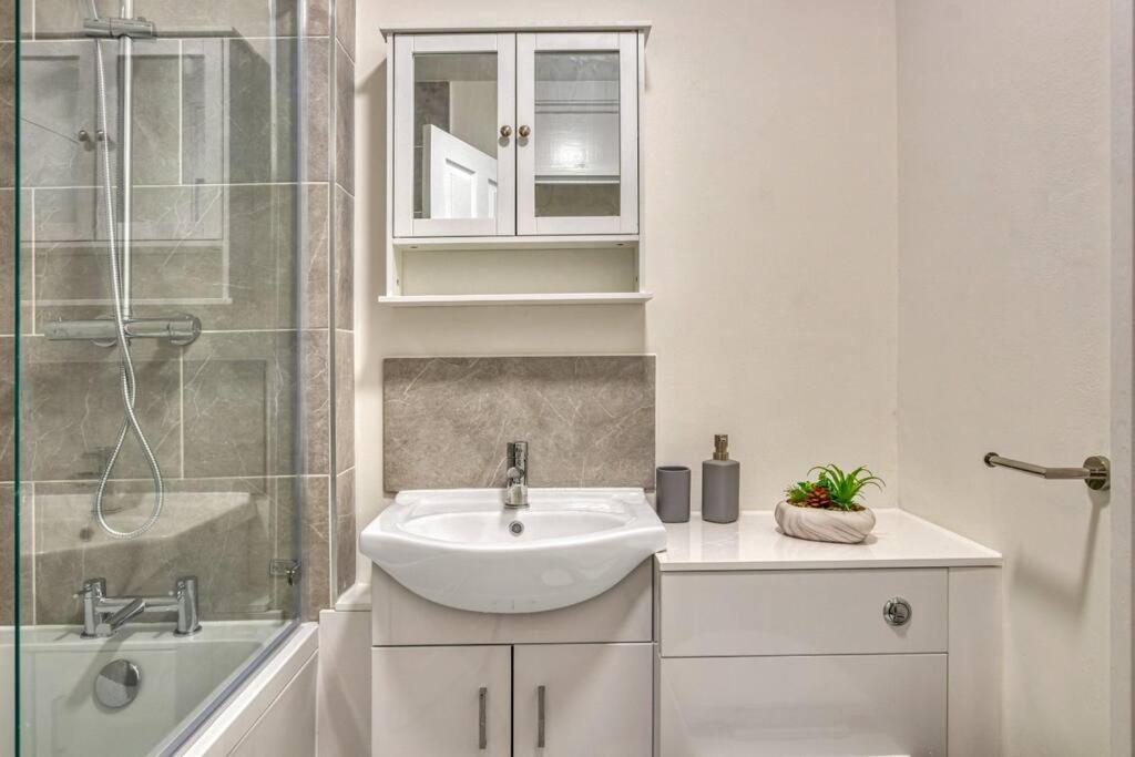 Ferienwohnung Hidden Gem In Battersea W/ Free Parking London Exterior foto